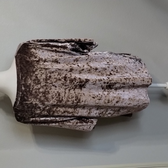 POL Crushed Velvet Look Size Medium Champagne Color - Picture 4 of 8